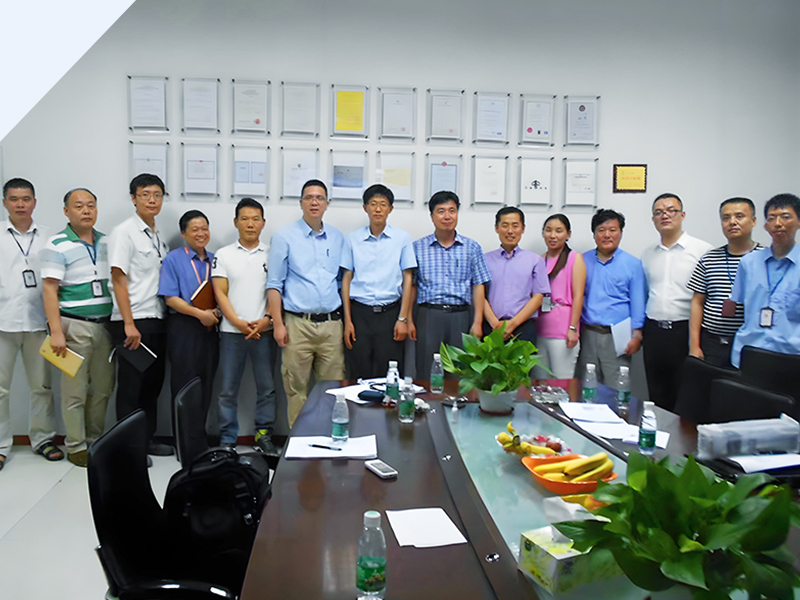 cryogenic tank manufacturer quality inspection and commissioning at vacuum insulated vessel workshop