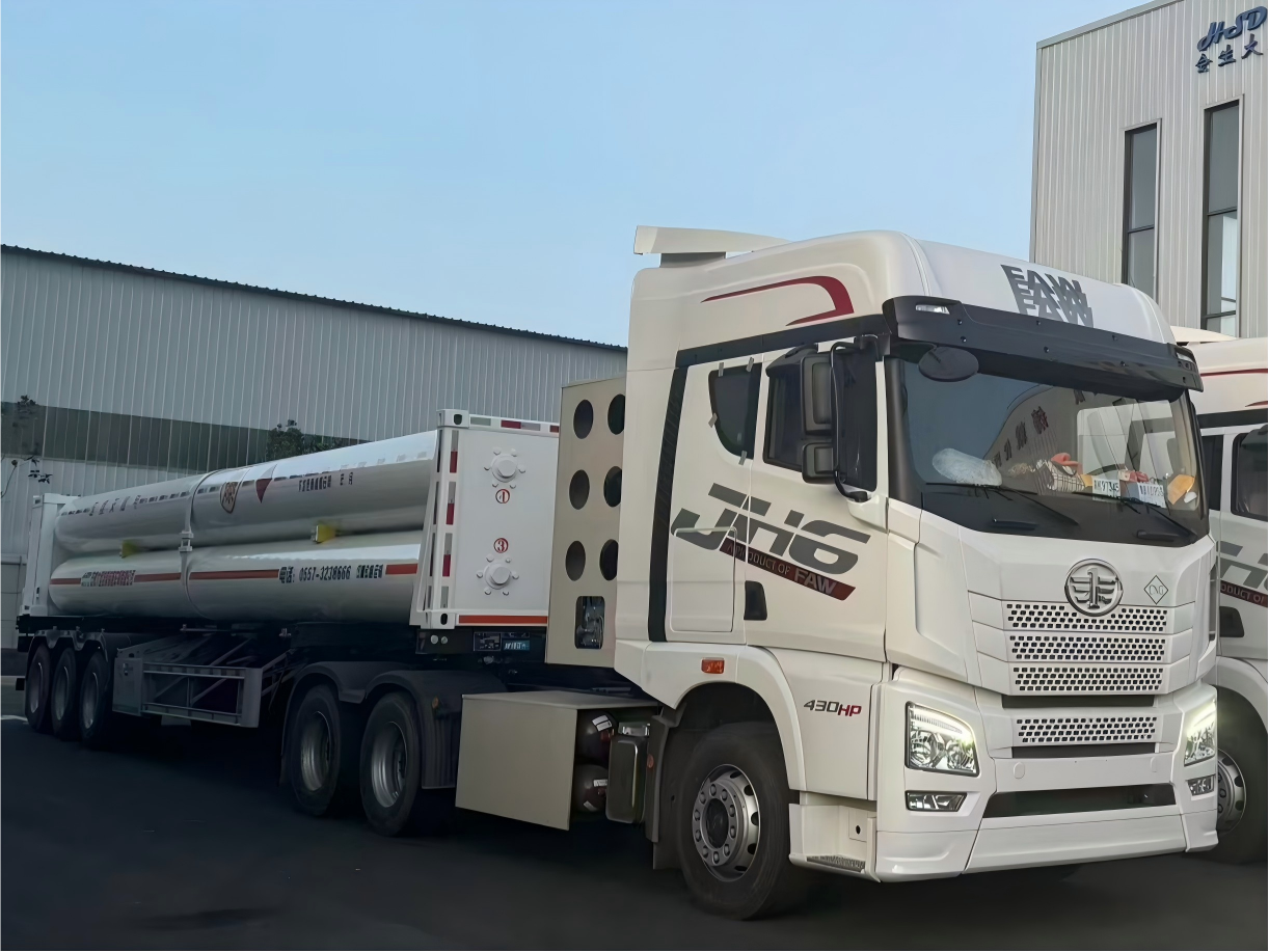 9 Pipes CNG Tube Trailer​